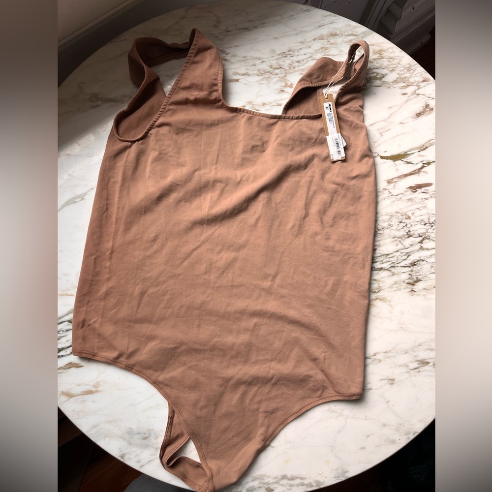 SKIMS soft, smoothing, seamless, thong, bodysuit XL color sienna. NWT